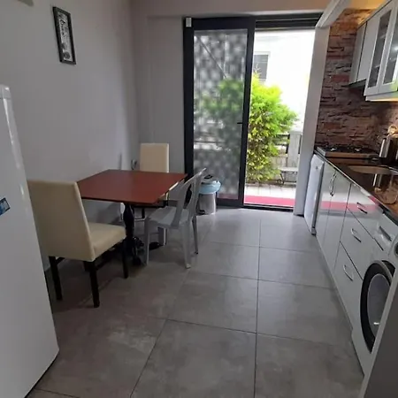 Denize-parka 100 M Calis Mevkii Apartment
